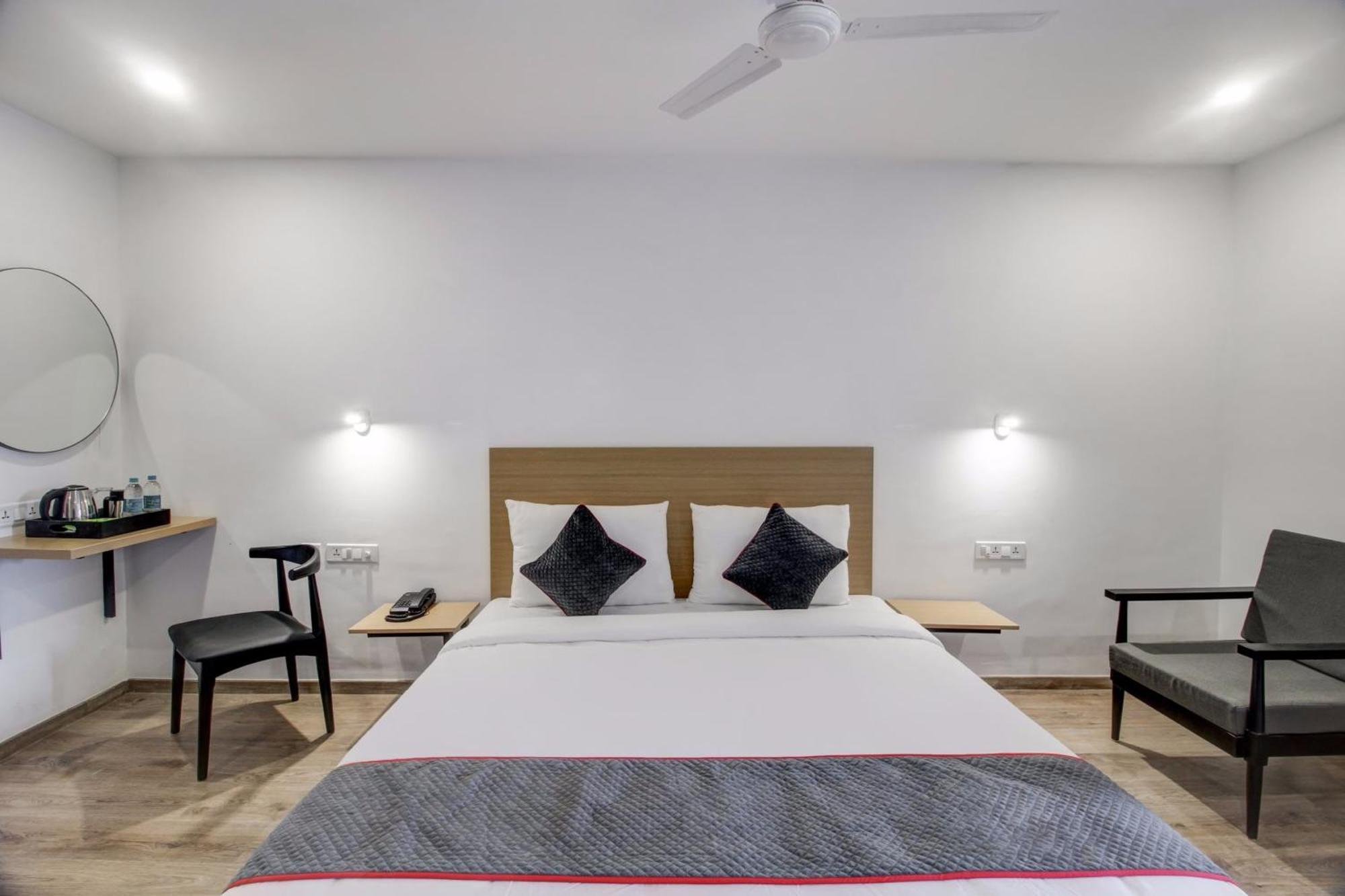 Hotel Super Townhouse Rcc Majestic 397 Lb Nagar à Haïdarabad Extérieur photo