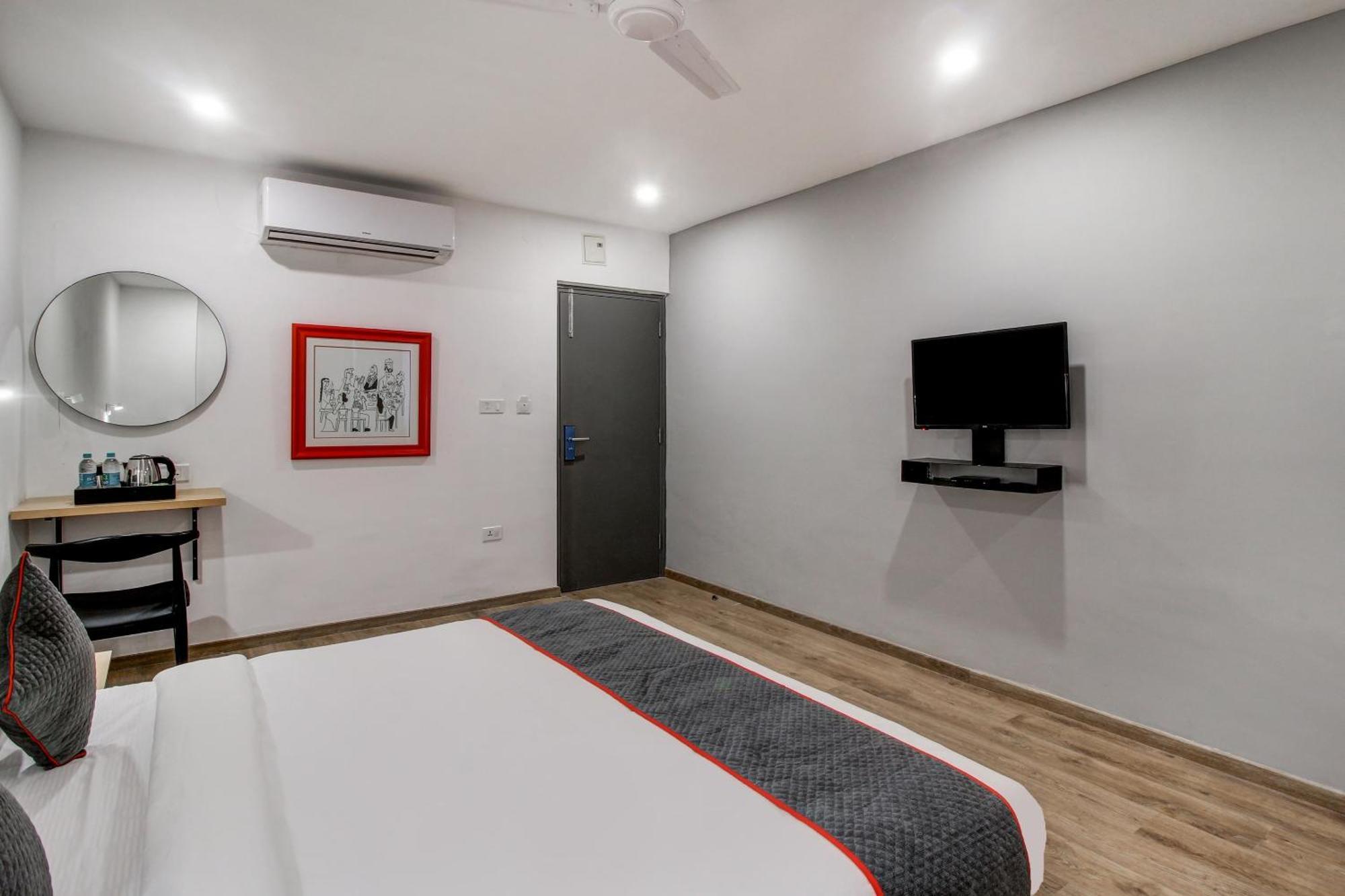 Hotel Super Townhouse Rcc Majestic 397 Lb Nagar à Haïdarabad Extérieur photo