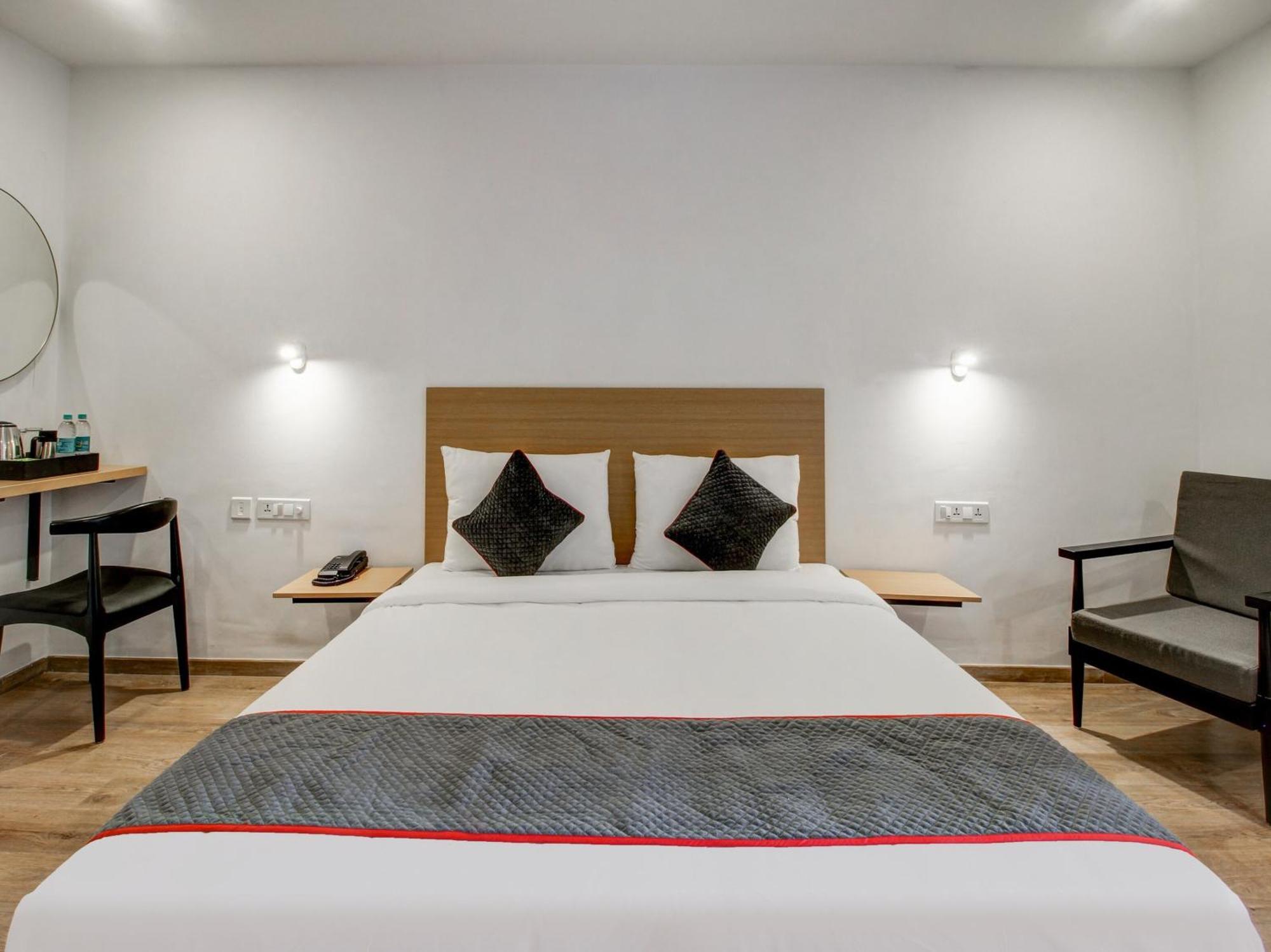 Hotel Super Townhouse Rcc Majestic 397 Lb Nagar à Haïdarabad Extérieur photo