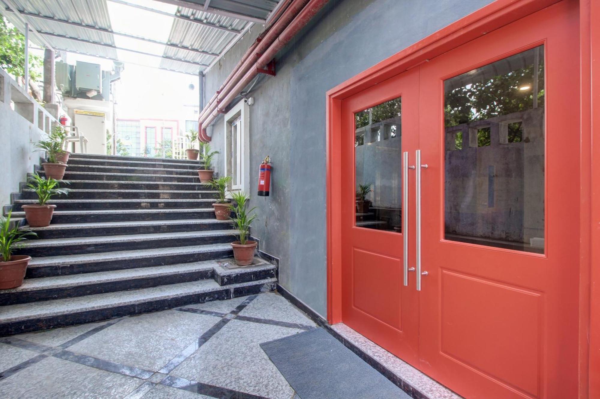 Hotel Super Townhouse Rcc Majestic 397 Lb Nagar à Haïdarabad Extérieur photo