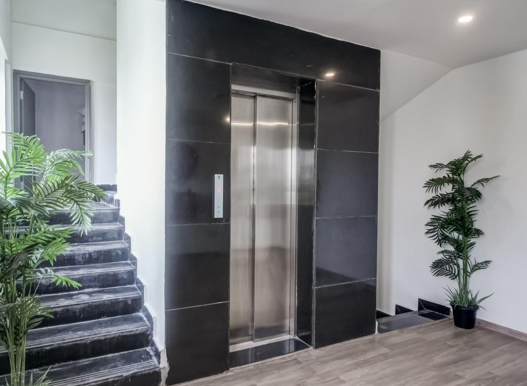 Hotel Super Townhouse Rcc Majestic 397 Lb Nagar à Haïdarabad Extérieur photo