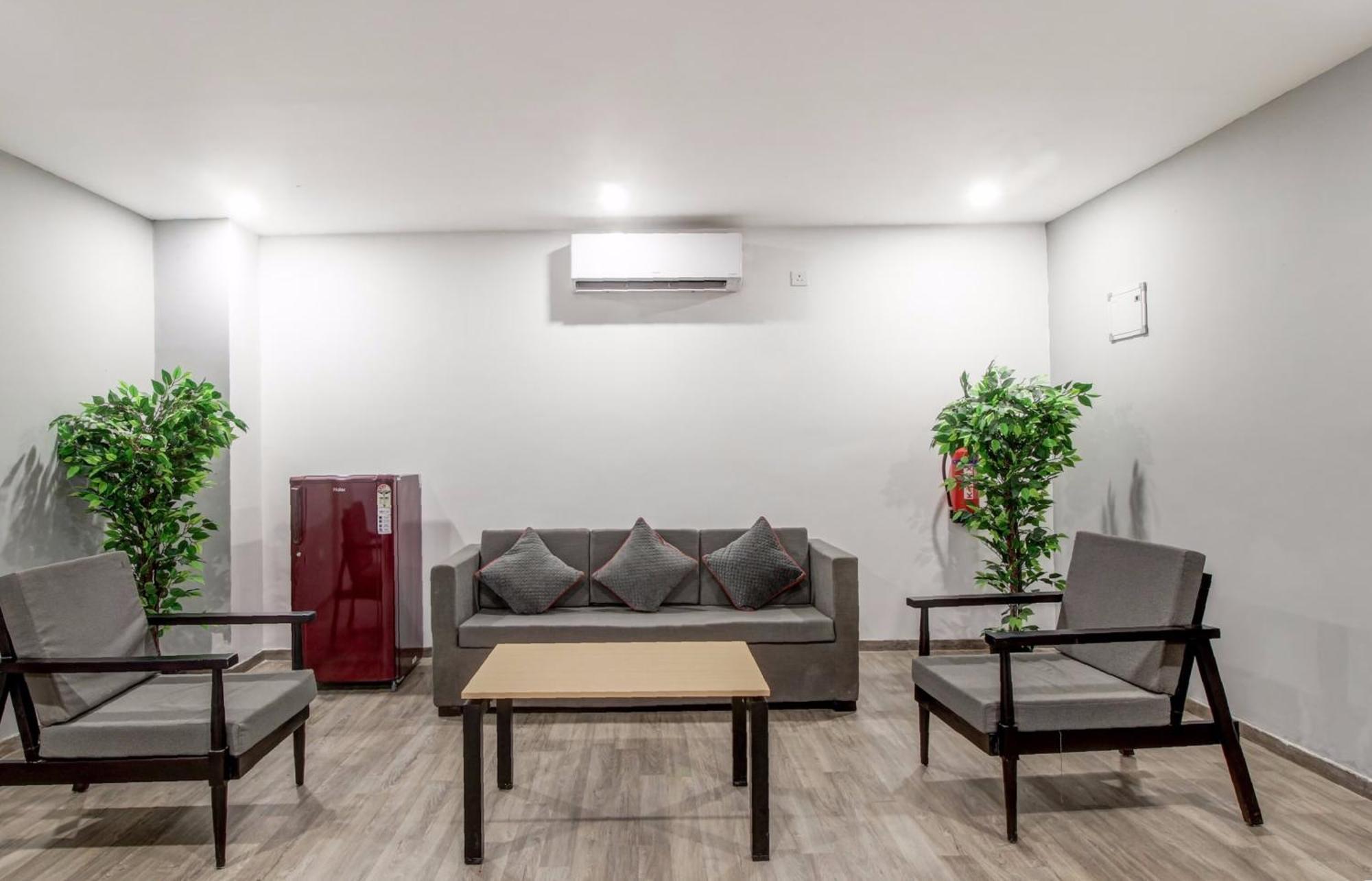 Hotel Super Townhouse Rcc Majestic 397 Lb Nagar à Haïdarabad Extérieur photo