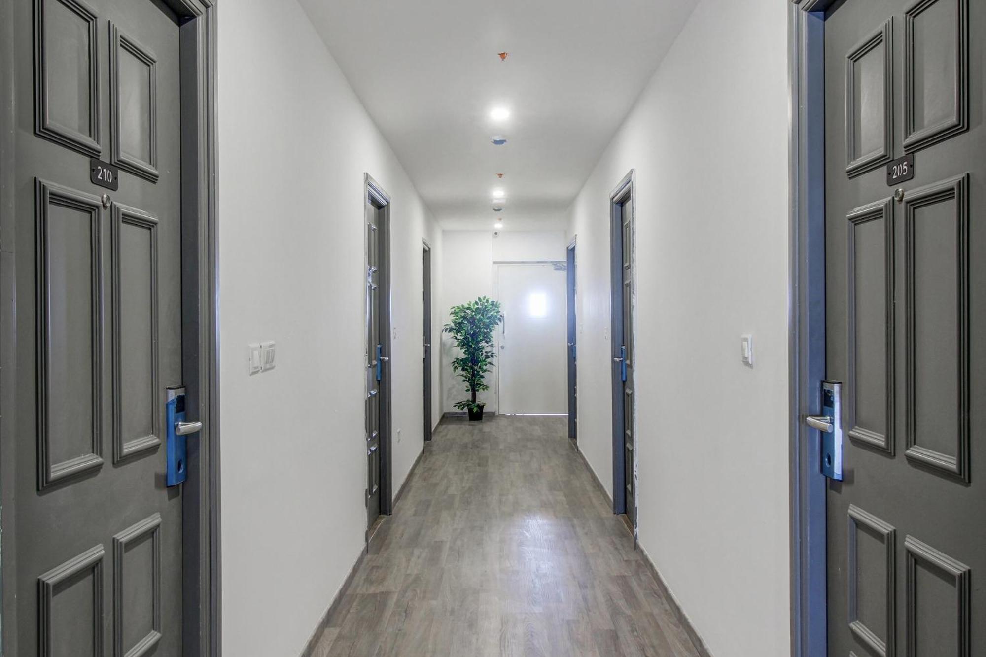 Hotel Super Townhouse Rcc Majestic 397 Lb Nagar à Haïdarabad Extérieur photo