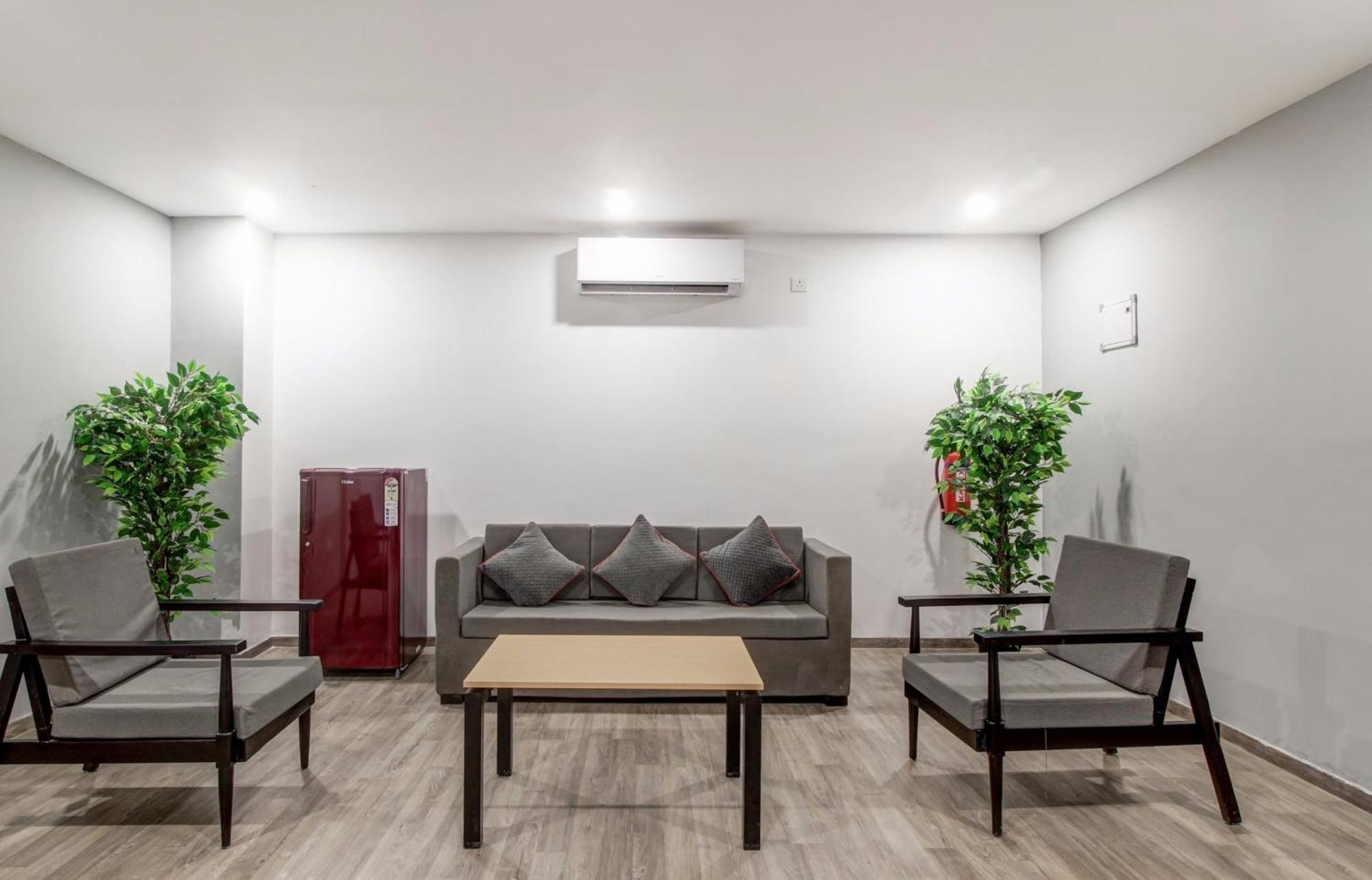 Hotel Super Townhouse Rcc Majestic 397 Lb Nagar à Haïdarabad Extérieur photo