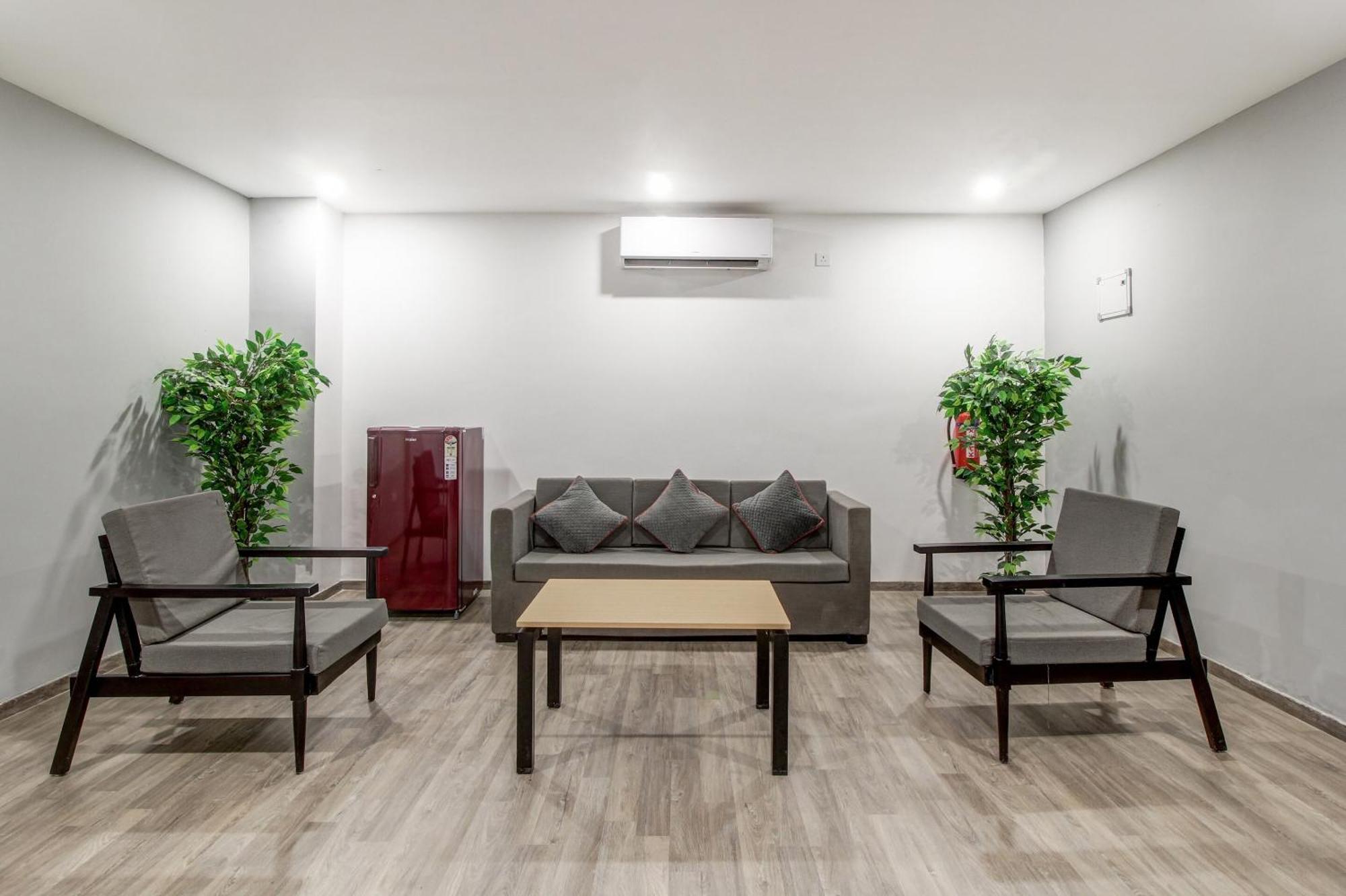 Hotel Super Townhouse Rcc Majestic 397 Lb Nagar à Haïdarabad Extérieur photo