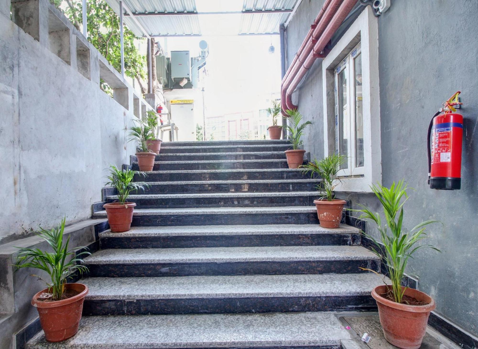 Hotel Super Townhouse Rcc Majestic 397 Lb Nagar à Haïdarabad Extérieur photo